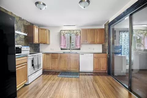 28 Burns Ave, Springfield, MA 01119 photo 14