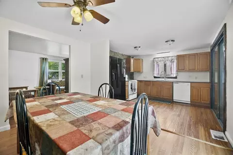 28 Burns Ave, Springfield, MA 01119 photo 9