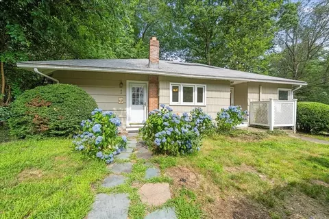 42 Pine Ridge Rd, Wayland, MA 01778