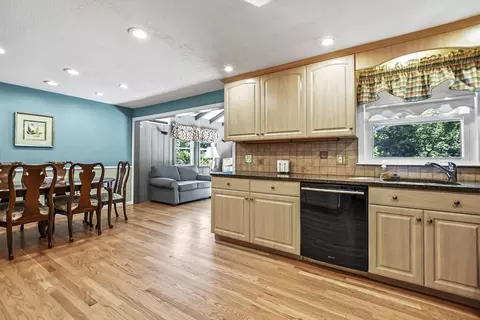 186 Berkeley Ave, Lowell, MA 01852 photo 11
