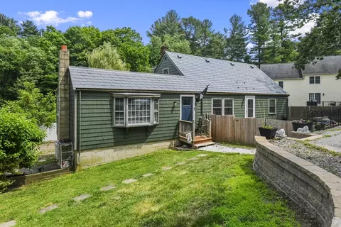 75 Liberty St, Middleton, MA 01949
