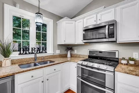 Kitchen - 87 Prudential Rd, Worcester, MA 01606 photo 5 of 5