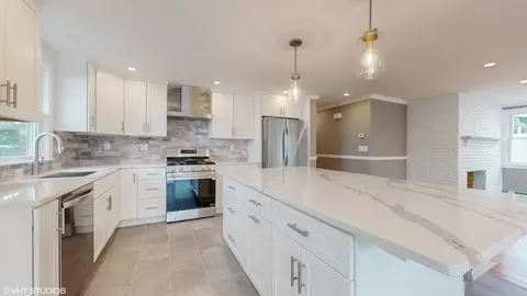 18 Willow St, Waltham, MA 02453
