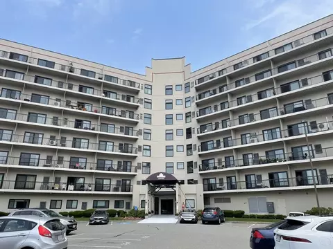133 Commander Shea Blvd #714, Quincy, MA 02171