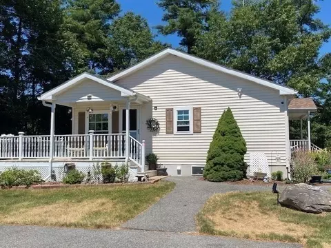 901 Pheasant Ln, Middleboro, MA 02346