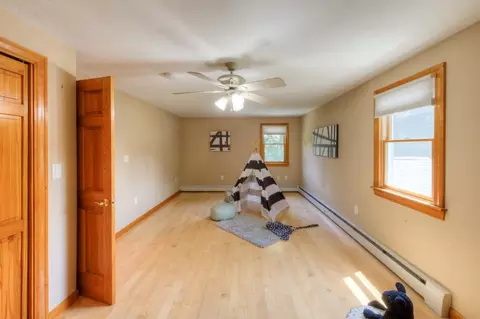 Bedroom - 20 Falcon St, Worcester, MA 01603 photo 8 of 10