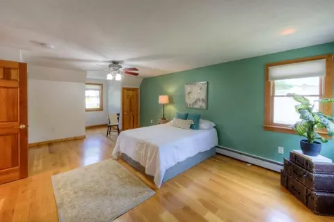 Bedroom - 20 Falcon St, Worcester, MA 01603 photo 3 of 10
