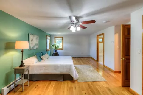 Bedroom - 20 Falcon St, Worcester, MA 01603 photo 4 of 10