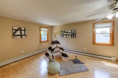 Bedroom - 20 Falcon St, Worcester, MA 01603 photo 7 of 10