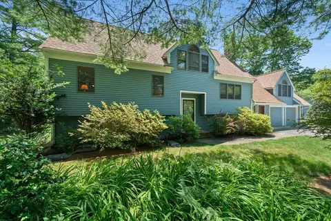 178 Halfway Pond Rd, Plymouth, MA 02360
