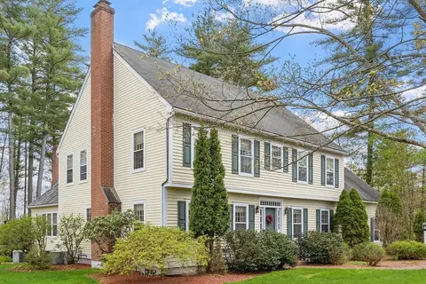 63 Oakmont Dr, Concord, NH 03301