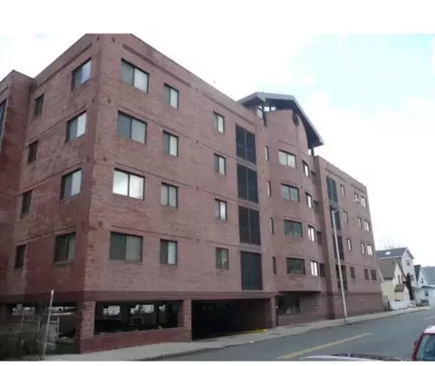 205 Ferry St #104, Everett, MA 02149
