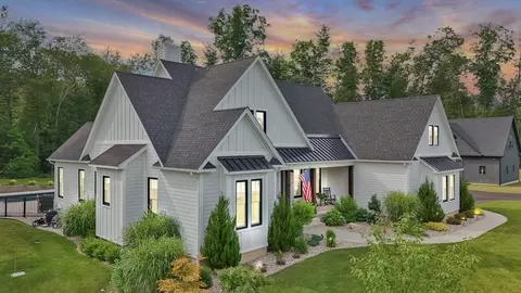 9 Noble Steed Xing, Southwick, MA 01077