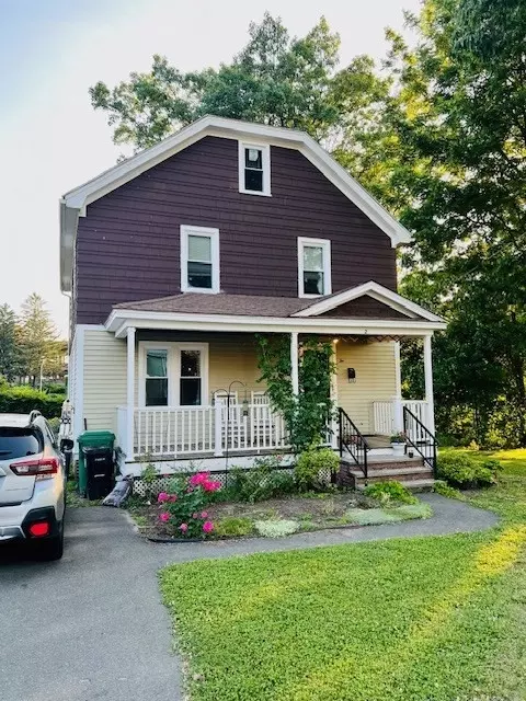 2 Pine St, Chicopee, MA 01020
