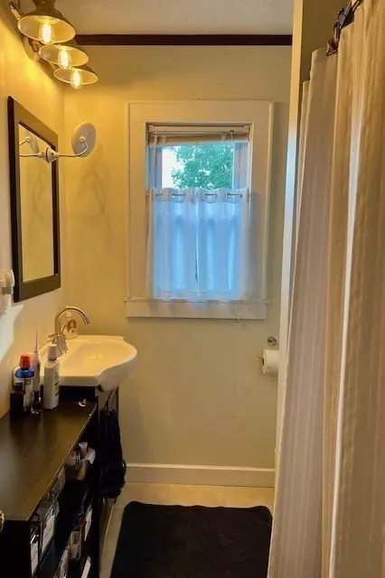 Bath - 2 Pine St, Chicopee, MA 01020 photo 1 of 1