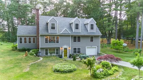 39 Gould Rd, Andover, MA 01810