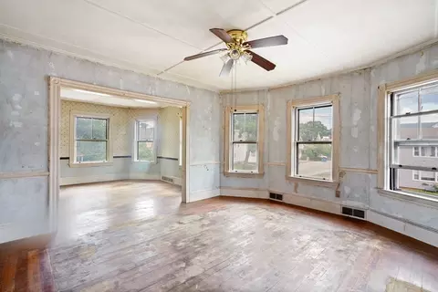 Living - 14 Third St, Attleboro, MA 02703 photo 2 of 3
