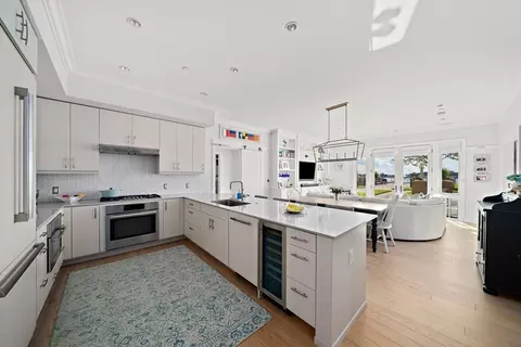 10 Shipyard Dr #209, Hingham, MA 02043