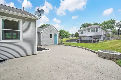 Exterior - 65 Bartels St, Springfield, MA 01128 photo 3 of 8