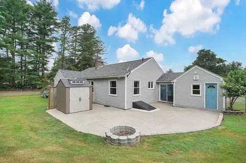 Exterior - 65 Bartels St, Springfield, MA 01128 photo 5 of 8