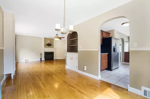 Living - 65 Bartels St, Springfield, MA 01128 photo 8 of 9