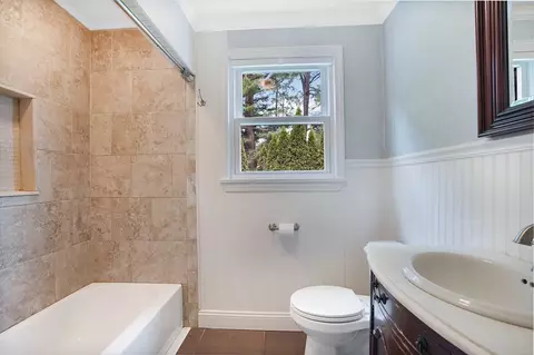 Bath - 65 Bartels St, Springfield, MA 01128 photo 2 of 3