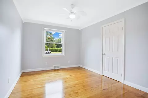 Bedroom - 65 Bartels St, Springfield, MA 01128 photo 5 of 9
