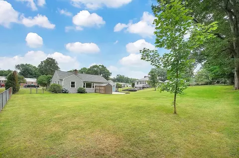 Exterior - 65 Bartels St, Springfield, MA 01128 photo 7 of 8