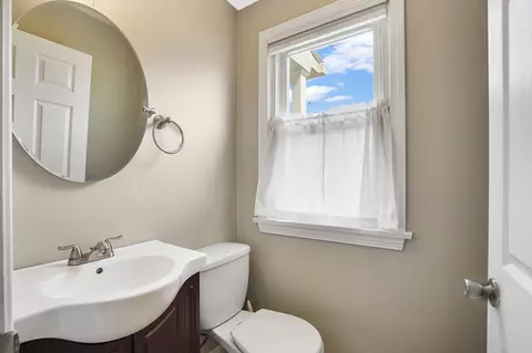 Bath - 65 Bartels St, Springfield, MA 01128 photo 1 of 3
