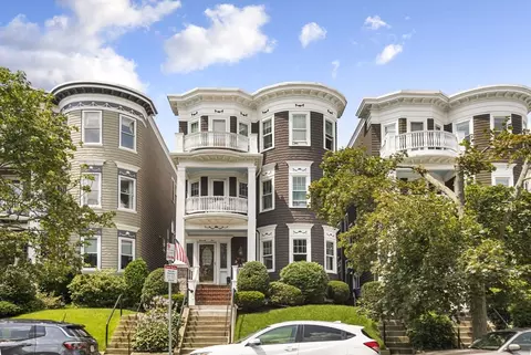 75 Farragut Rd #3, Boston, MA 02127