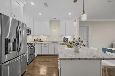 8 Island Ct #408, Easton, MA 02334