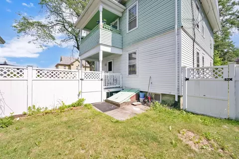 96 Garfield St, Springfield, MA 01108 photo 5