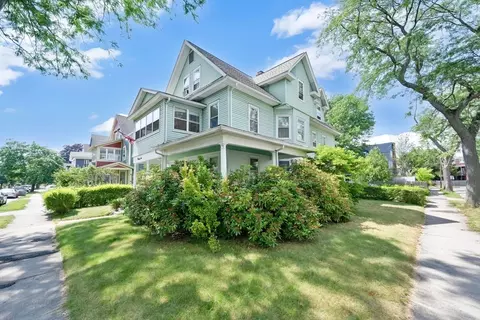 96 Garfield St, Springfield, MA 01108