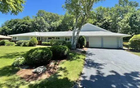 4 Birchwood Rd, Worcester, MA 01609