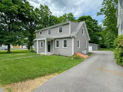 132 Middleboro Ave, Taunton, MA 02718