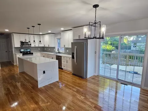 32 Emily, Springfield, MA 01109 photo 3