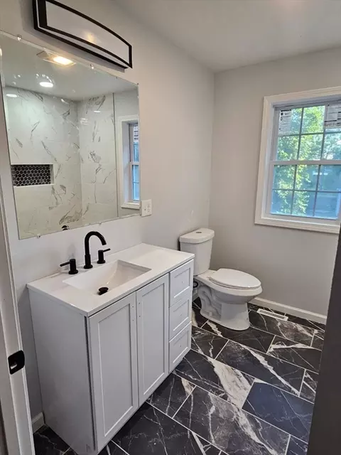 32 Emily, Springfield, MA 01109 photo 8