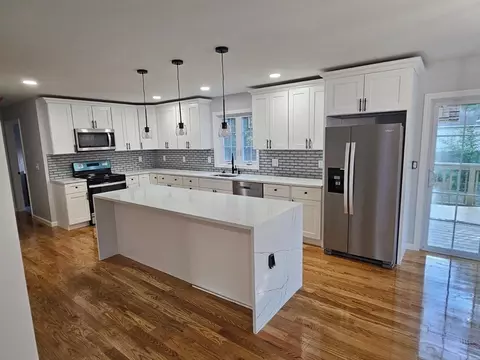 32 Emily, Springfield, MA 01109 photo 4