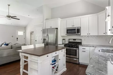 10 Cedar Ln, Dennis, MA 02639