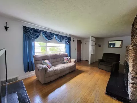 Living - 52 Ella St, Athol, MA 01331 photo 1 of 3