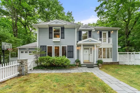 20 Morses Pond Rd, Wellesley, MA 02482