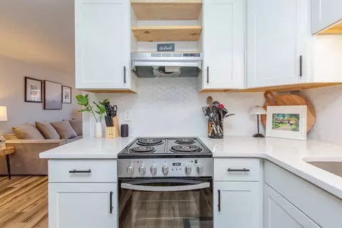 Kitchen - 15 Staples Ave #46, Everett, MA 02149 photo 3 of 4