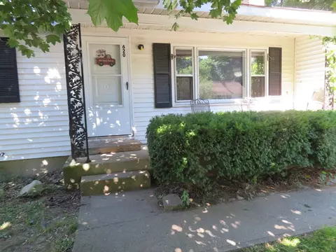 620 S Main St, Nashua, NH 03060