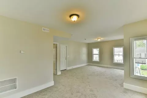 4 Agate Ave, Worcester, MA 01604 photo 9