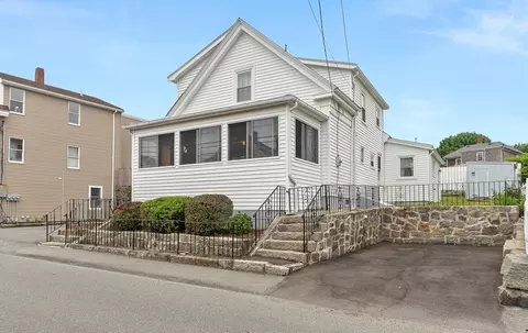 20 Friend St, Gloucester, MA 01930
