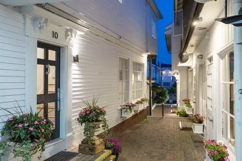 371 Commercial St UNIT 10, Provincetown, MA 02657