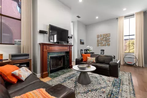 78 Warren Ave #202, Boston, MA 02116