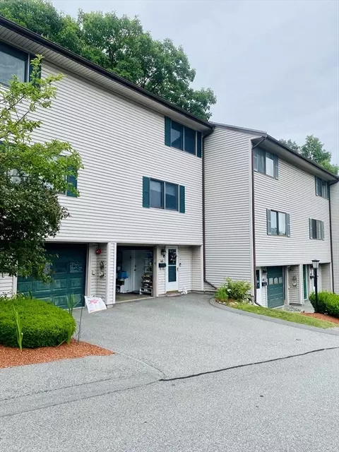 44 Crestview Dr #44, Malden, MA 02148