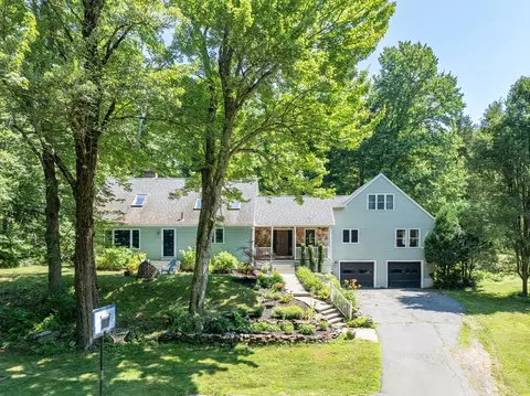86 Thresher Rd, Hampden, MA 01036