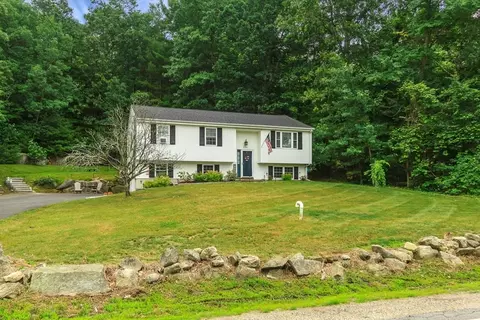 248 Mammoth Rd, Pelham, NH 03076